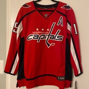 Brand new Capitals jersey #19 Backstrom